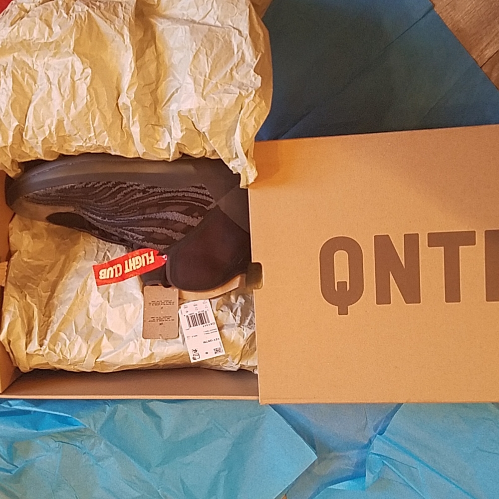 Yeezy Quantum Onyx